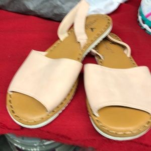 American eagle sandals